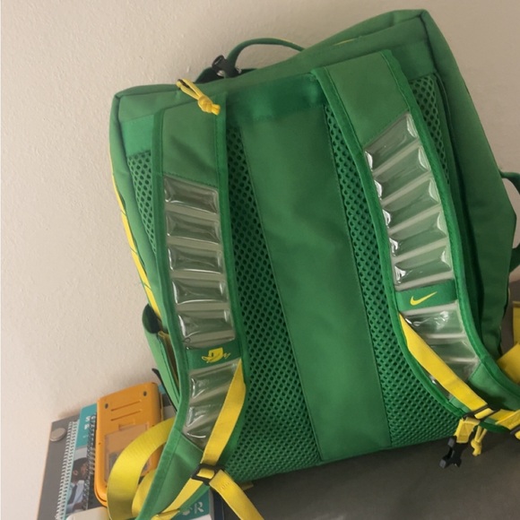 2022 - Oregon Player Backpack 🎒 - Picture 3 of 4